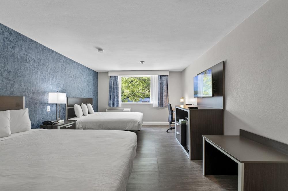Hotel Super 8 By Wyndham Watertown/Cambridge/Boston Area Extérieur photo