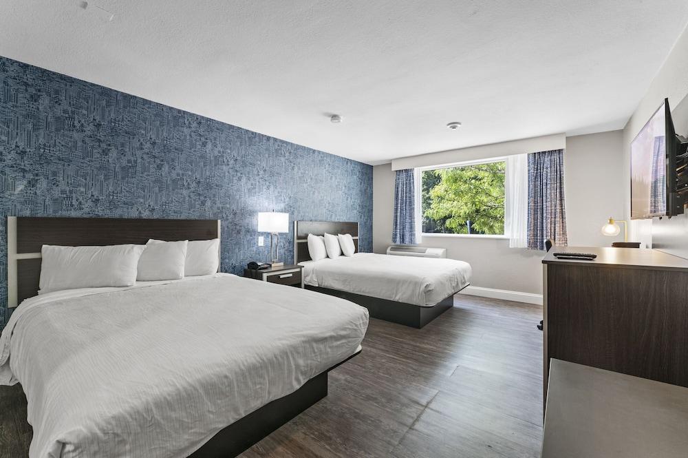 Hotel Super 8 By Wyndham Watertown/Cambridge/Boston Area Extérieur photo