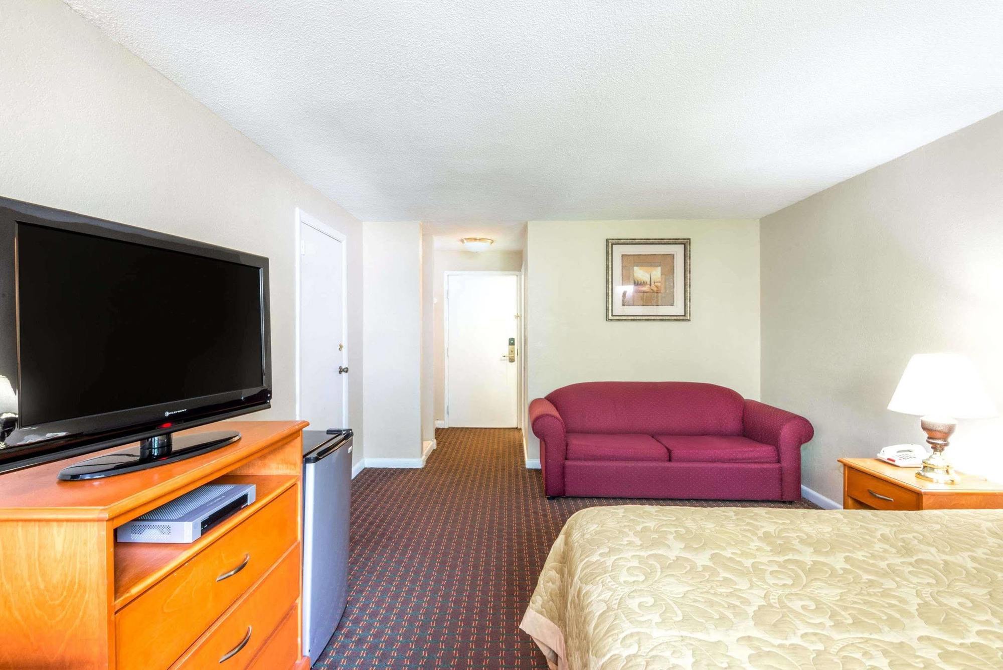 Hotel Super 8 By Wyndham Watertown/Cambridge/Boston Area Extérieur photo